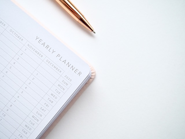Image of a 2019 yearly planner with pen.